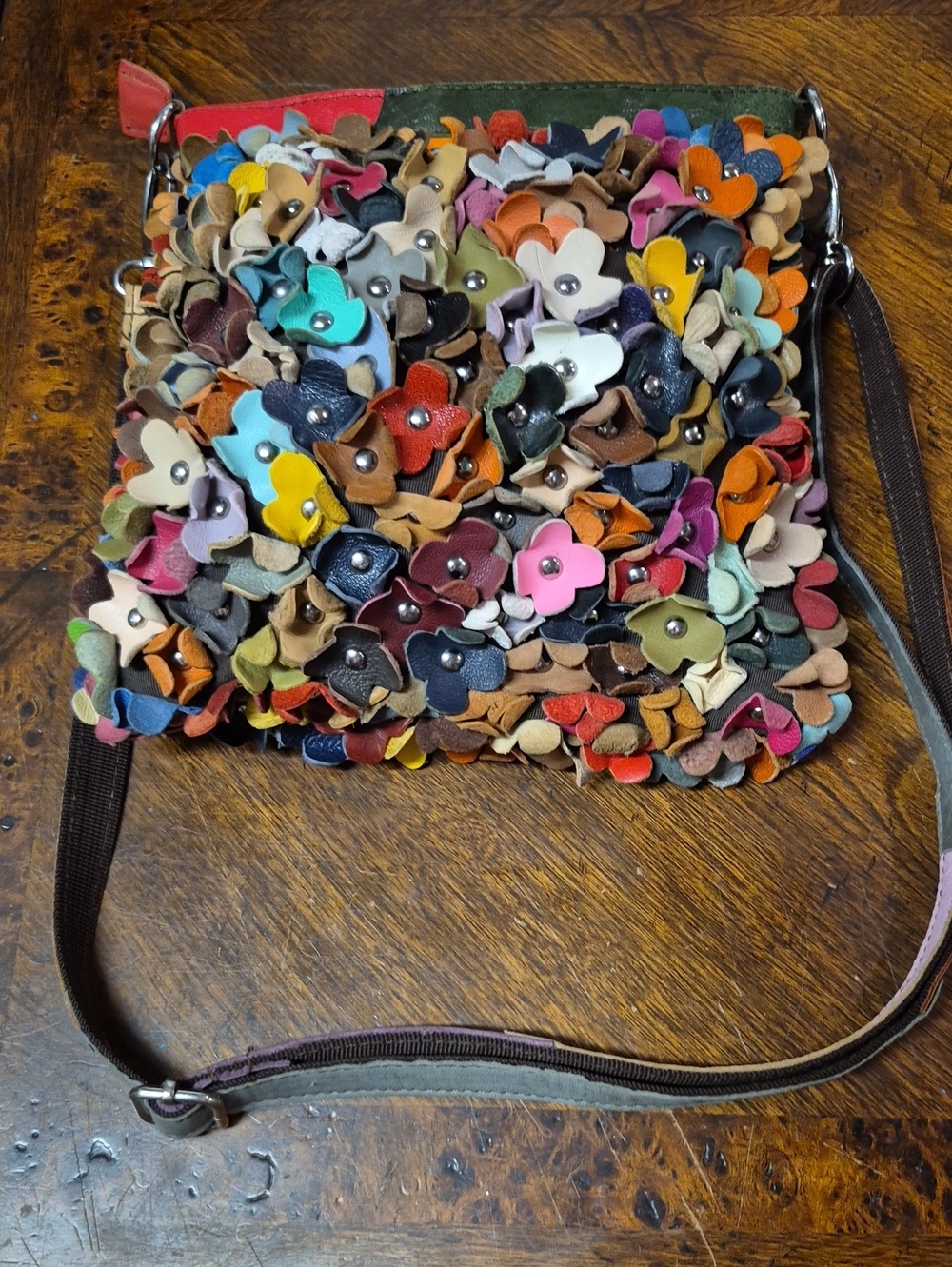 Ameri Leather Measurements: L.10 *H .9.5*Drop 30" adjustable strap. Crossbody.